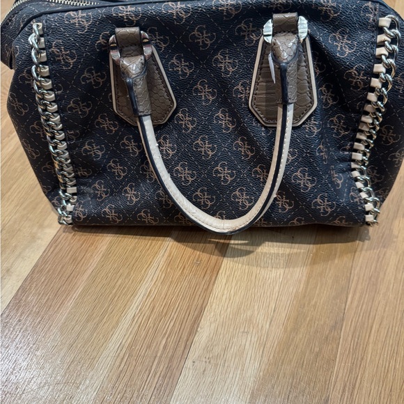 GUESS Confidential Chain Retro Satchel bag GREAT CONDITION